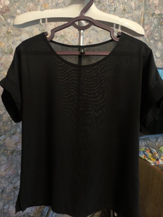 Продаю блузки женские