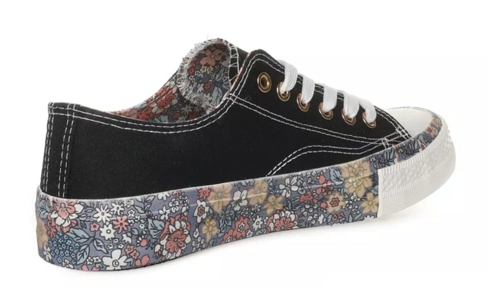 Продам кеды женские