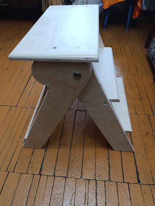 Стремянка .Складывается.Дерево