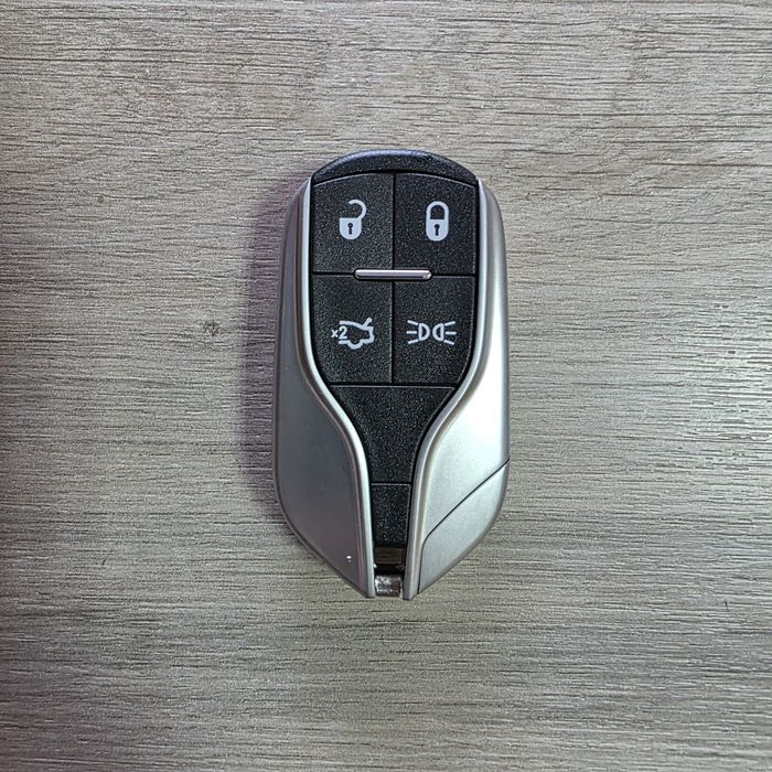 Кутийка за ключ за Maserati