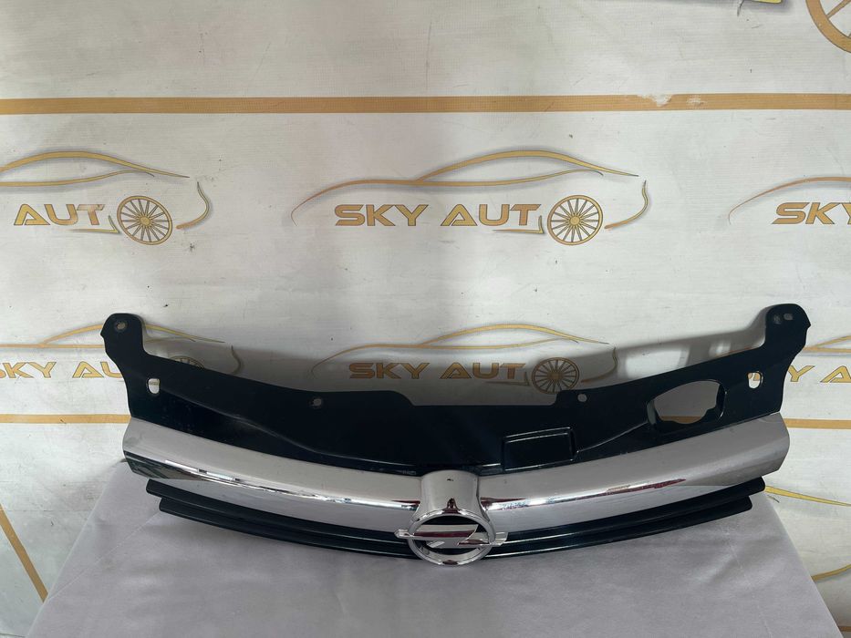 Grila radiator Opel Astra H dupa 2005 originala cod 13108463