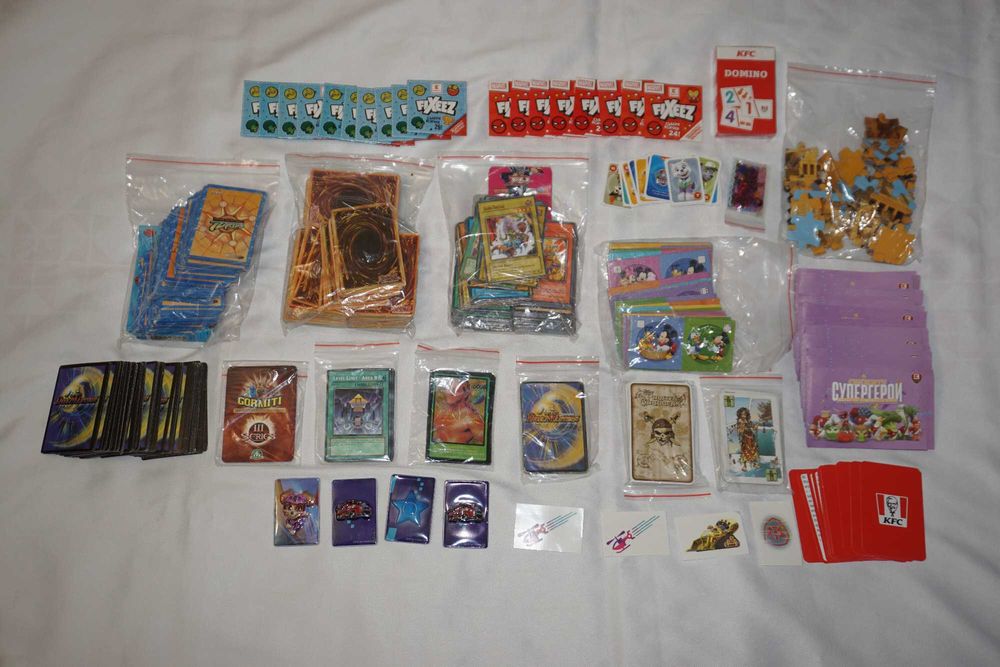 Лот от 1.4кг Различни Игри с Карти Yu-Gi-Oh/Duel Masters/Turtles Ninjas/Fixeez/Свежите Супергерой