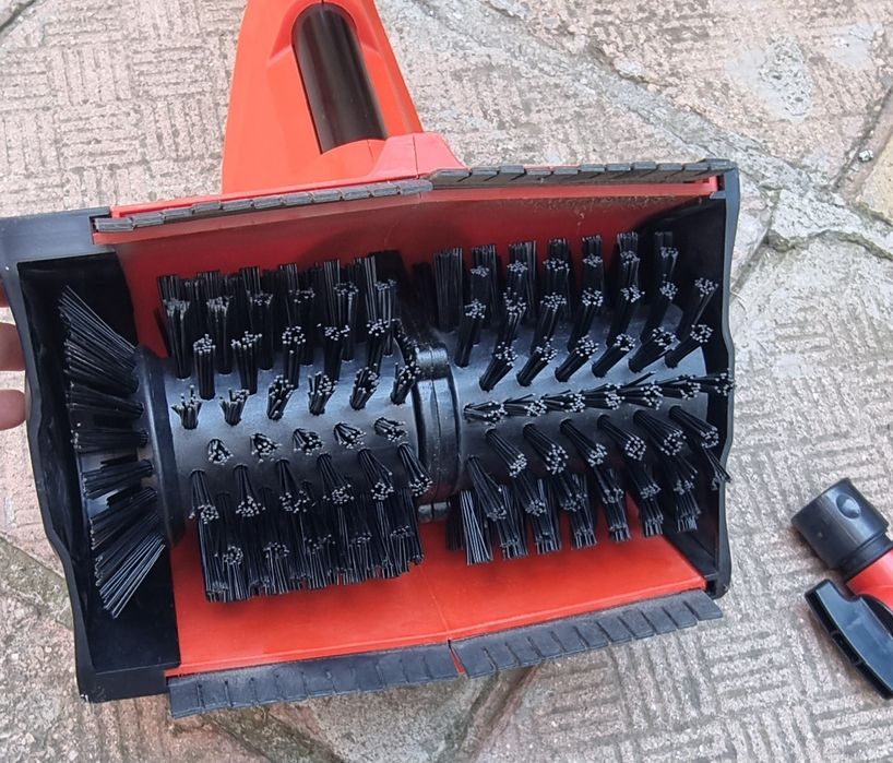 Акумулаторна четка за почистване Einhell 18v