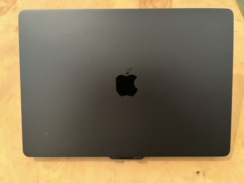 Apple MacBook Air 15″ — M2