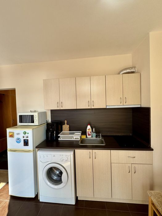 Свободно студио на нощувки в с.Равда на 150м от плажа