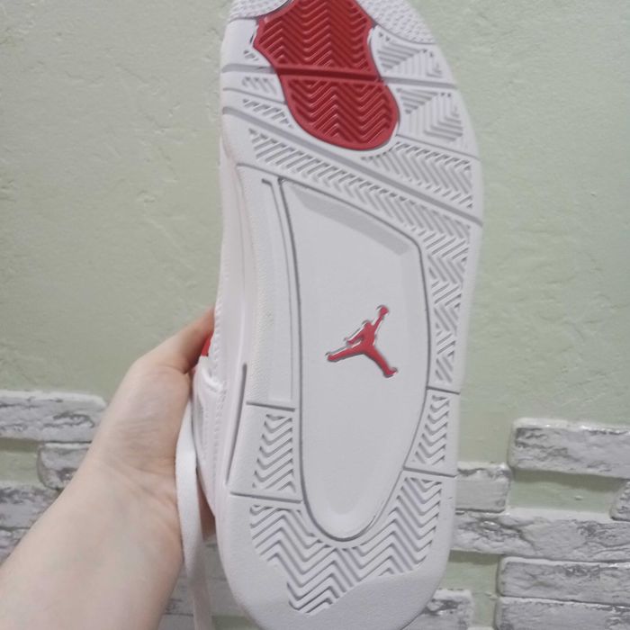 Кроссовки новые Jordan