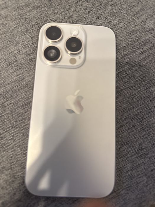 Iphone 15 pro        1