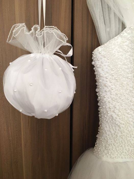 Vand rochie de mireasa impecabila! Model printesa