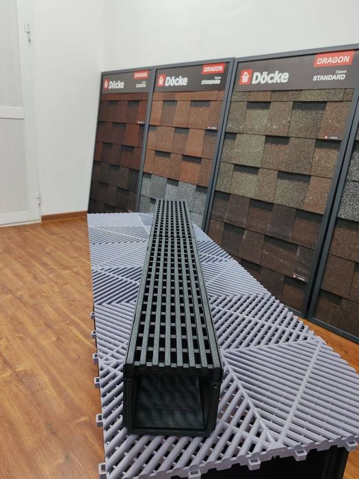 Продаются пластиковые дренажные лотки.