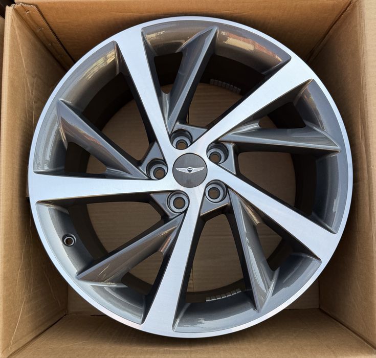 Оригинальные диски на GENESIS KIA HYUNDAI