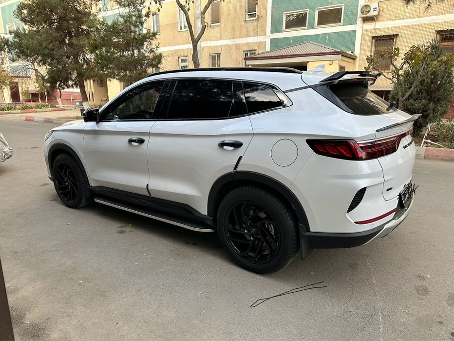 BYD SONG PLUS  DM-I.2-поз.  .2023 г.октябрь.цвет белый пробег 26500 км
