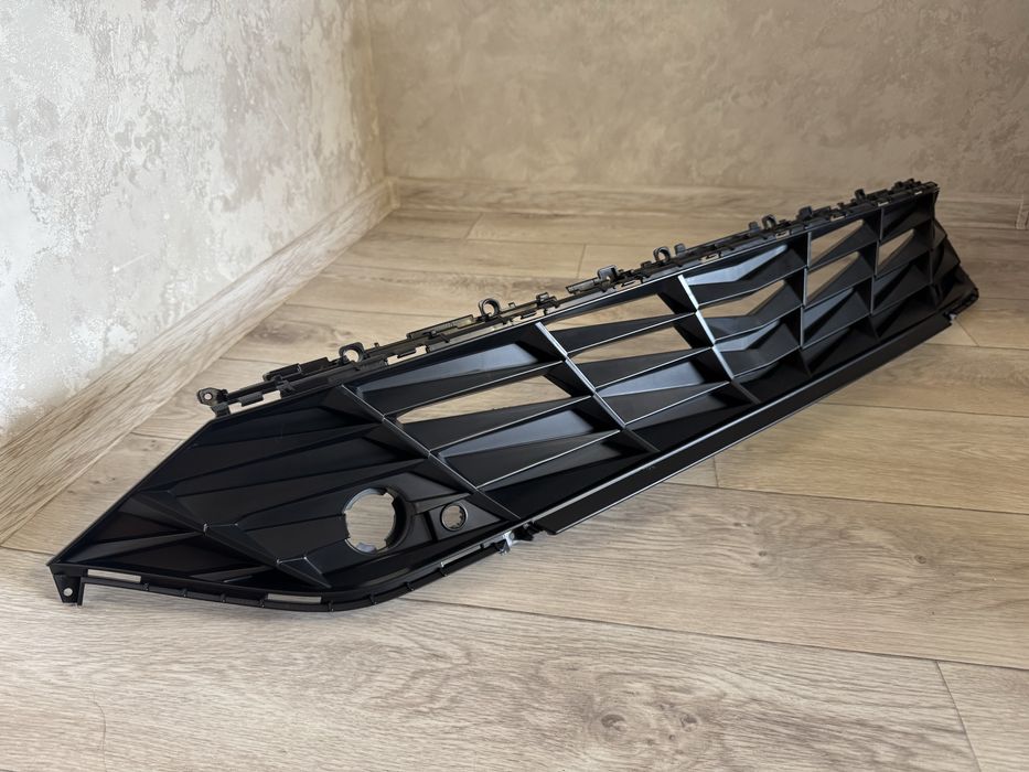 Решетка радиатора Hyundai Elantra