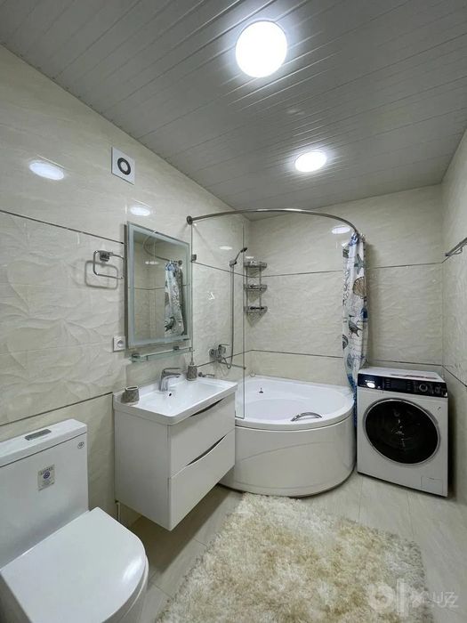 Сдаётся 3-комн Яккасарайский район, бывший магазин Океан, 78 м²