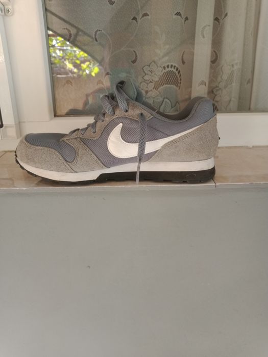 Nike Nike Nike  in stare excelenta!!  9/10