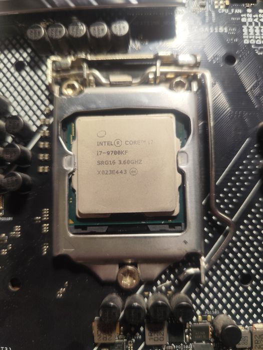 I 7 9700 kf + мат плата