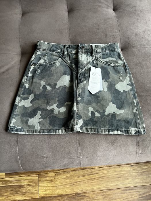 Дънки чисто нови