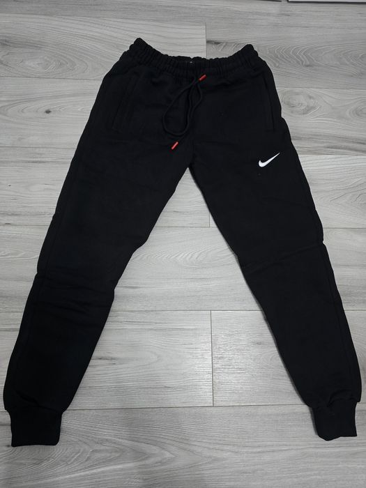 Pantaloni de trening barbati Grosi/Nike  Noi