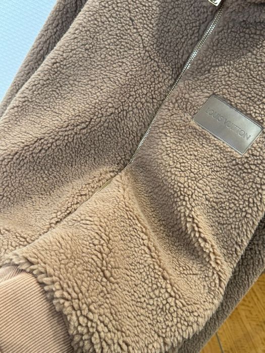 Geaca Louis Vuitton cu blana Premium