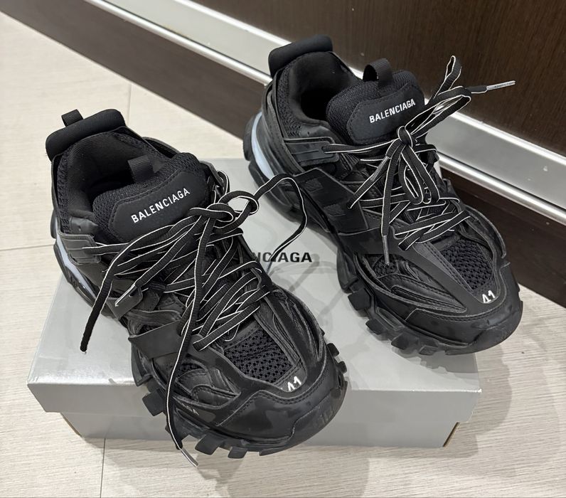 Balenciaga track