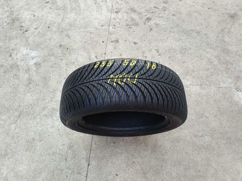 O anvelopa noua 235 50 18 goodyear vector 4 season