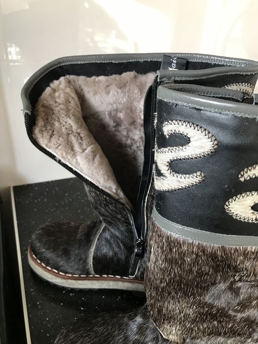 Продаётся угги, унты, сапоги