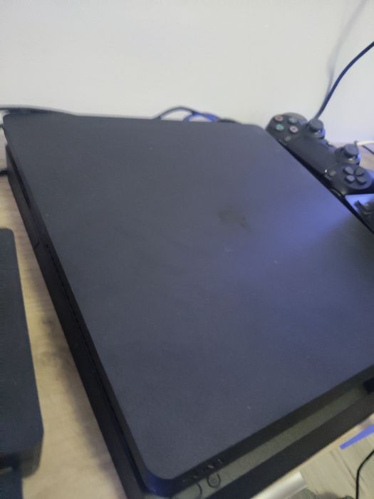 De vânzare PS4 slim