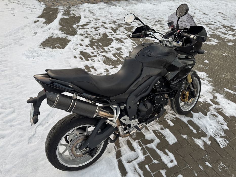 Triumph Tiger 1050 an 2011 , evacuare SC Project