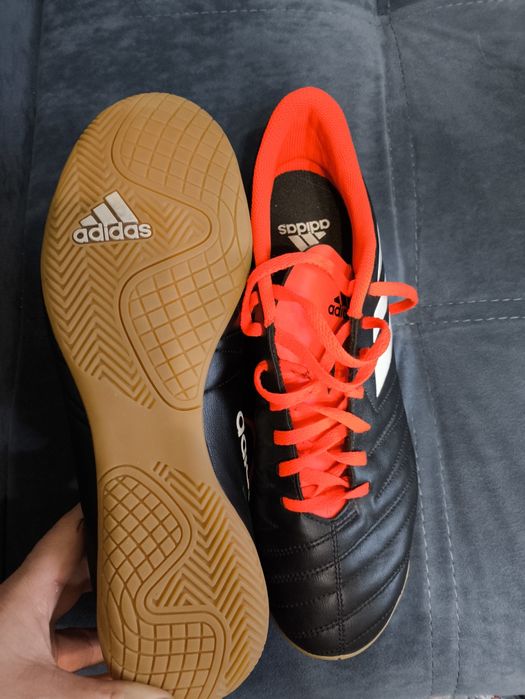 Футзалки Адидас кроссовки