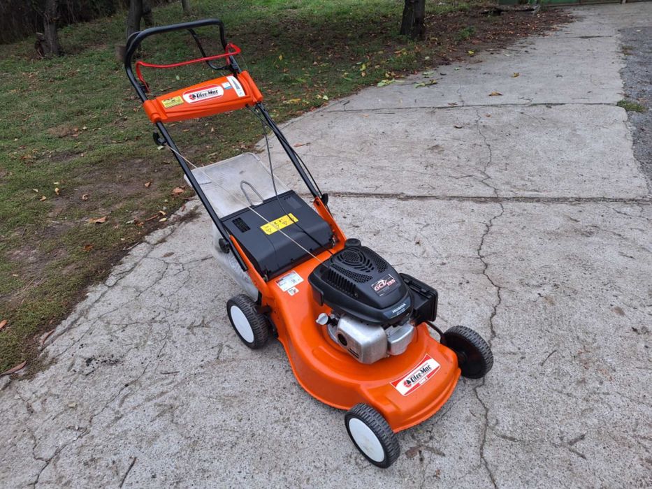 Косачка Honda Oleo-Mac самоходна  мулчираща с кош