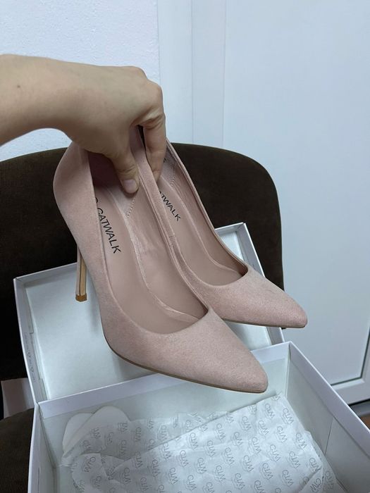 Pantofi stilleto