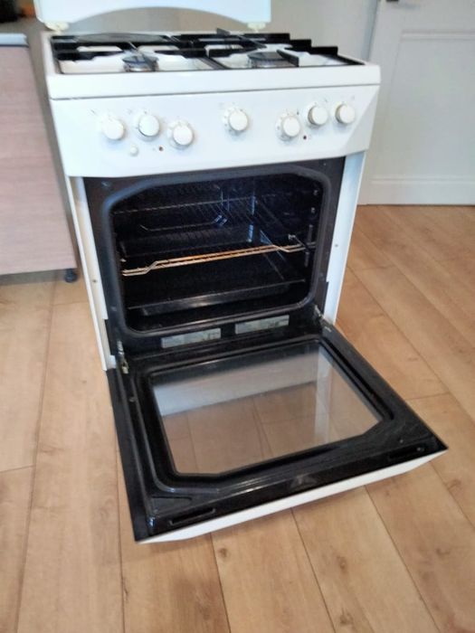 Кухонные плита(газовые-3,электронные - 1)