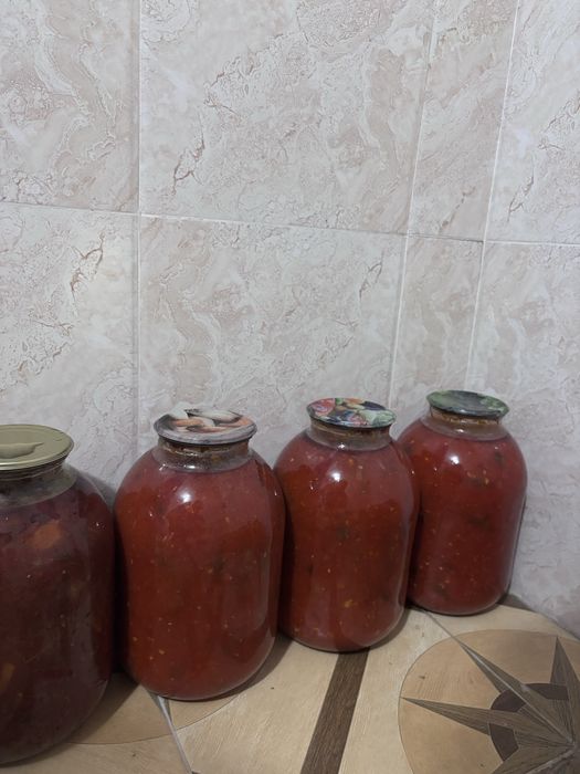 Продаются банки разные