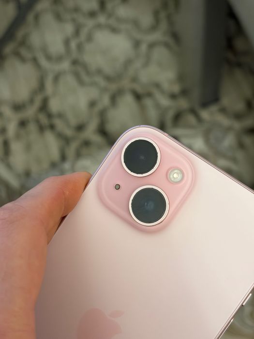 Apple iPhone 15 128 pink розовый