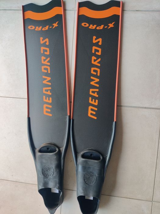 Карбонови плавници Meandros