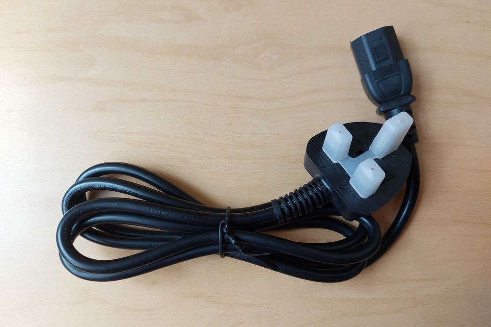 Продам кабели питания с вилками для США, ОАЭ, Великобритании