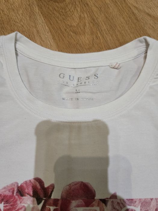 Guess! Оригинална дамска тениска!