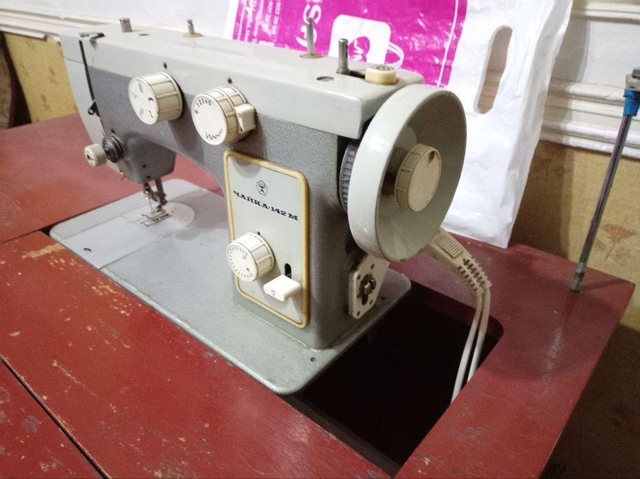 Швейная машинка и оверлок