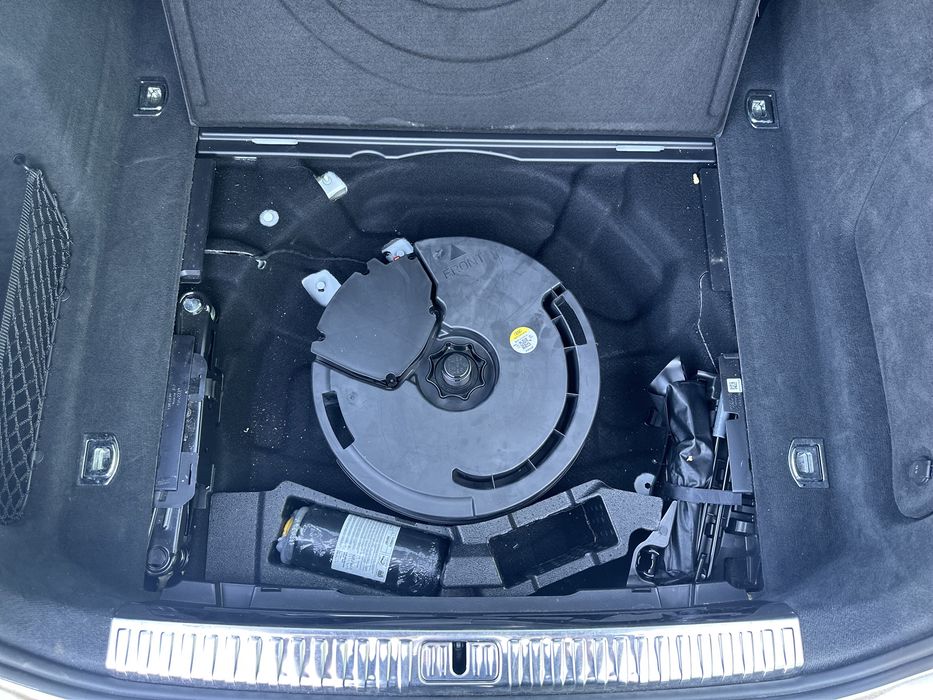 Комплект инструменти с крик AUDI A7 C8 4K8011031