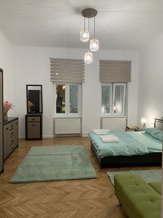 Angelas Home City centrum Regim Hotelier 3 camere  baie , bucatarie , loc de fumat ,parcare , parcul Astra Sibiu