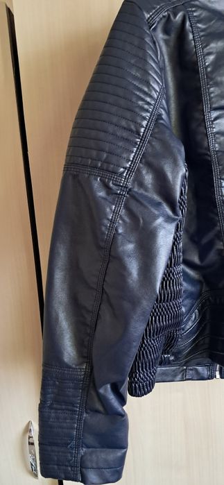 Дамско тъмно синьо кожено яке