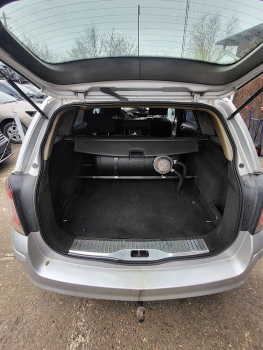 Dezmembram/Piese Opel Astra H breack 2005 1.8 benzina