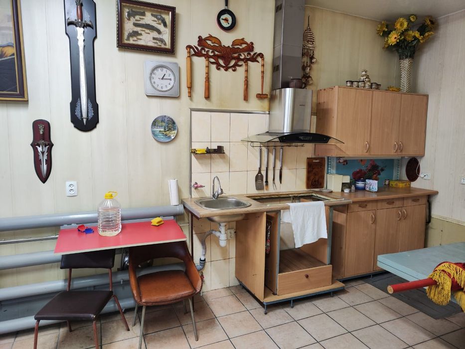 Продам гараж с хоз.блоком