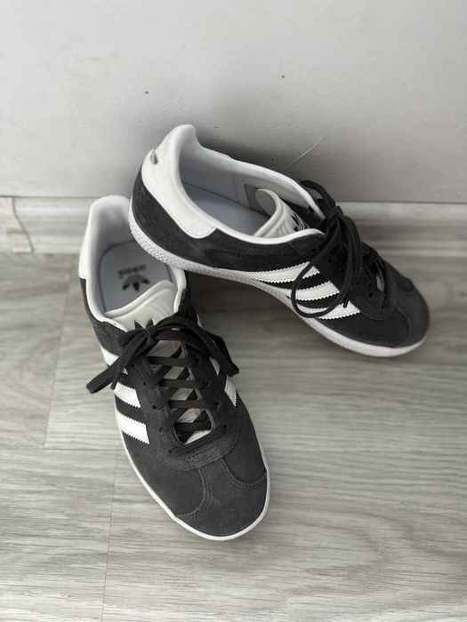 Adidas gazelle в сиво