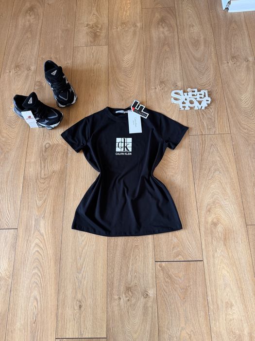 Страхотен ежедневен тишърт C K