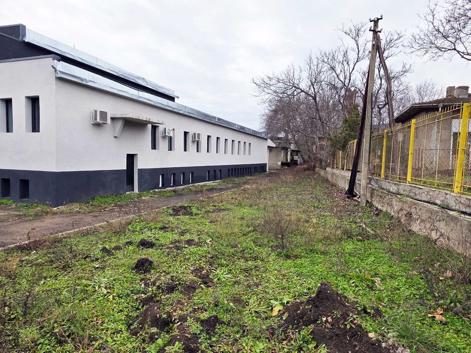 Продавам Производствена сграда в парцел два декара от Собственик