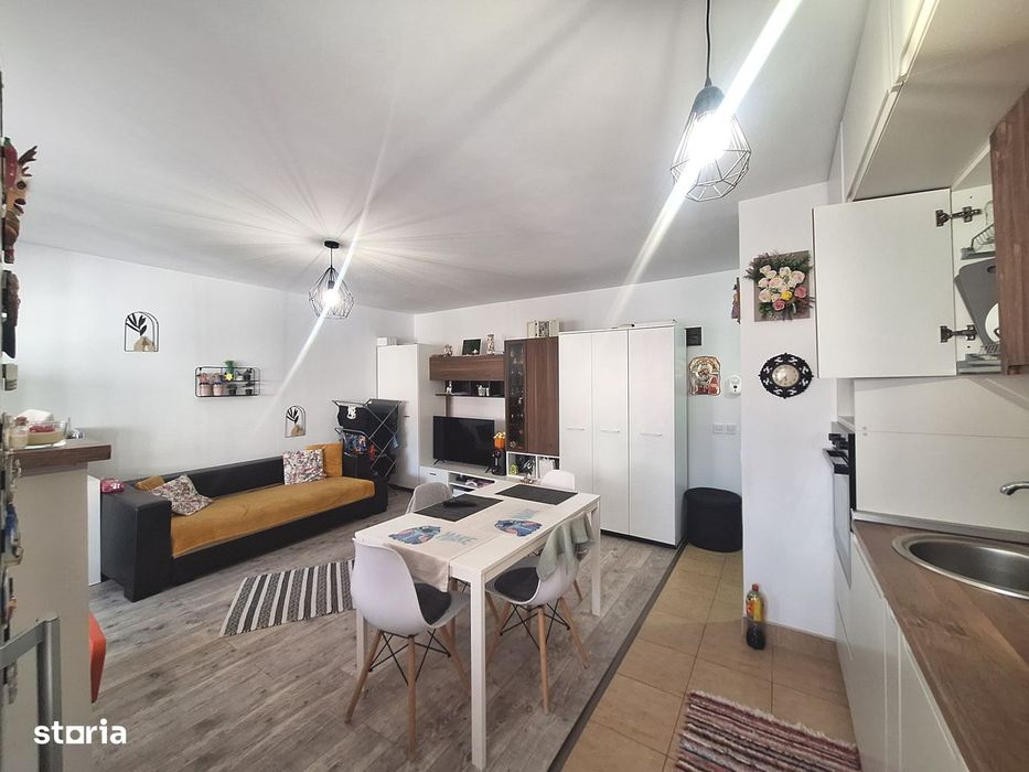 Apartament cu 2 camere, 49 mp, balcon, zona Sub Cetate — fotografia 3