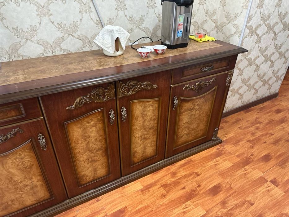 Камод( вместительный шкаф)