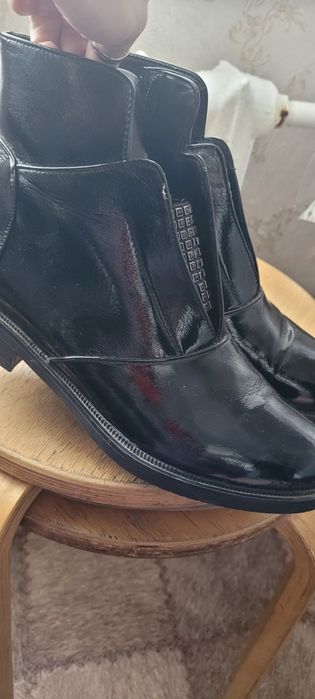 Продам ботинки на осень