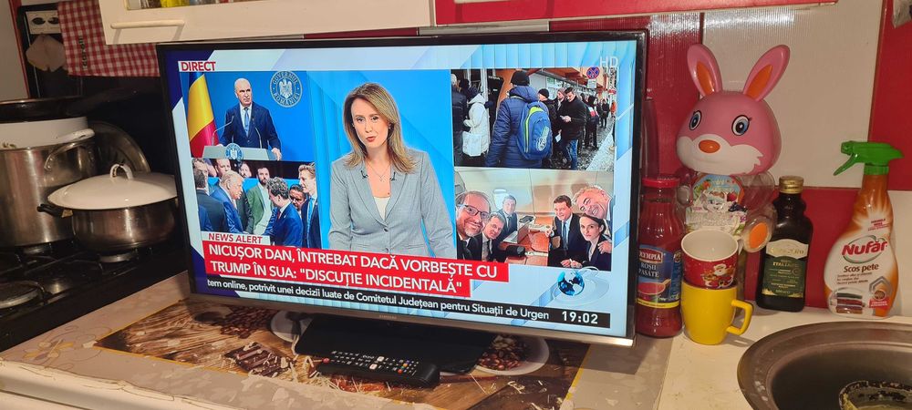 TV Samsung 81 cm = 300 lei