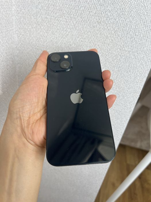 Продам Iphone 13